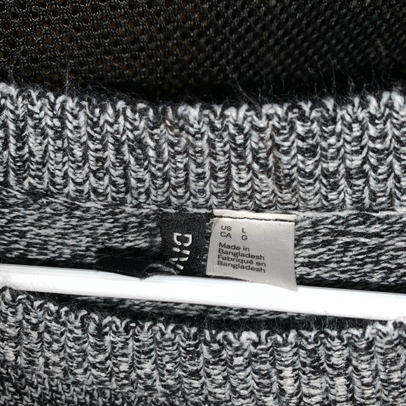 H and m knit sweater - Picture 2 of 2